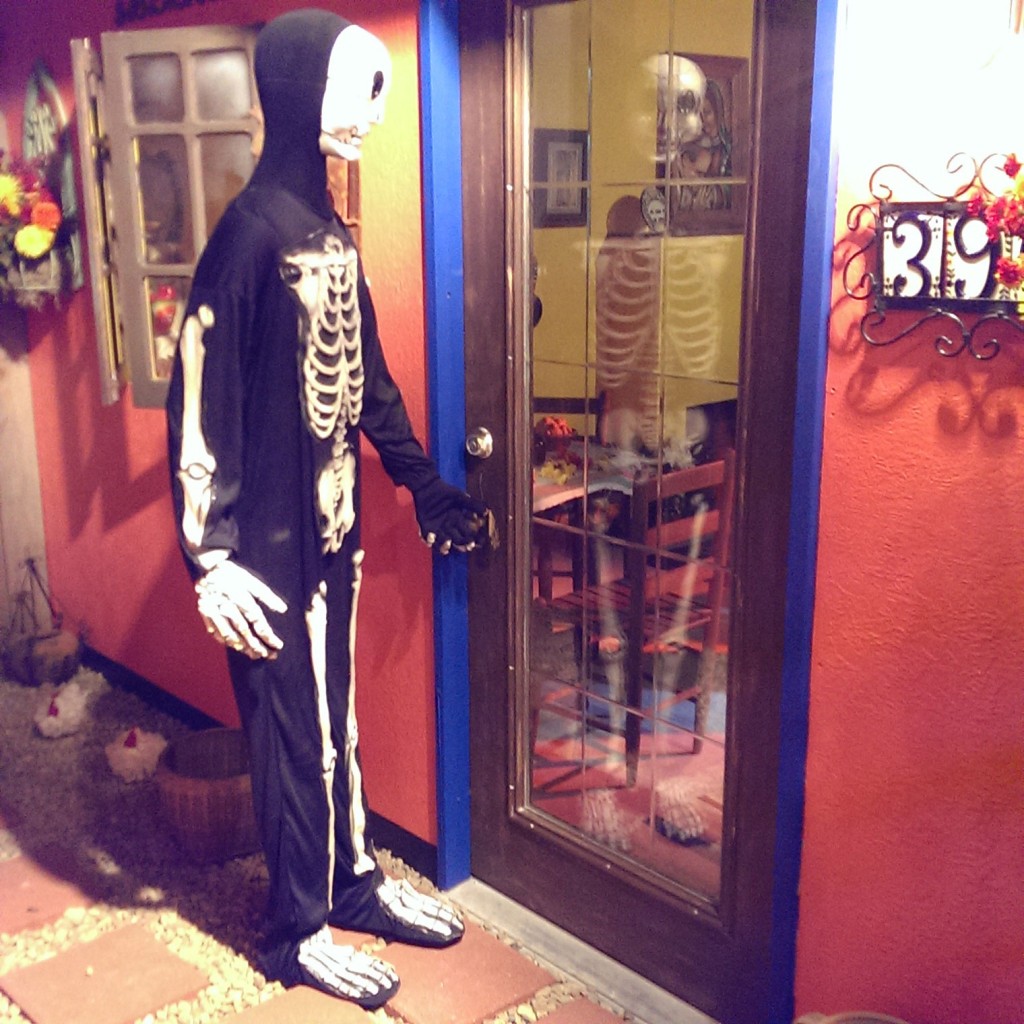 A creepy kitschy vignette at the National Museum of Funeral History. (Photo by Matthew Ramirez)