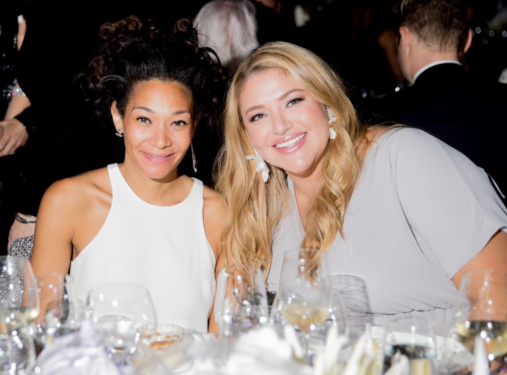 Monique Péan, Meghan Looney