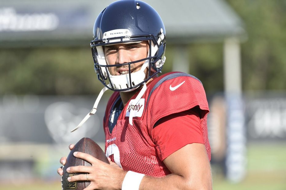 New Texans quarterback Tom Savage shows his love for his wife on the field in a surprising way.