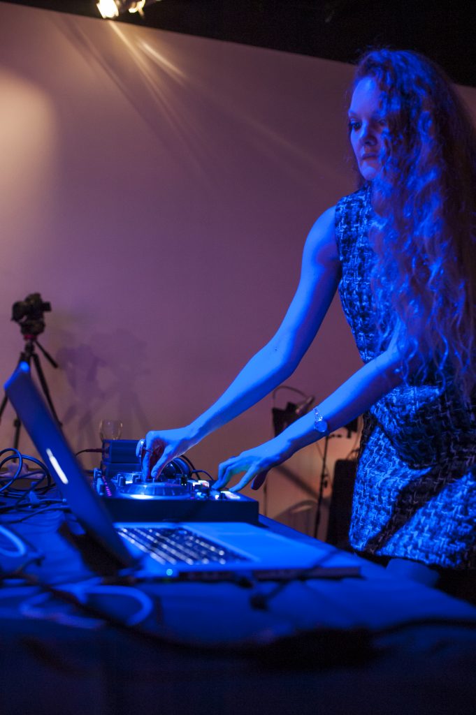 DJ Steffi Burns