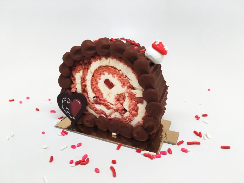 Buche de l'amour, available at Bisous Bisous