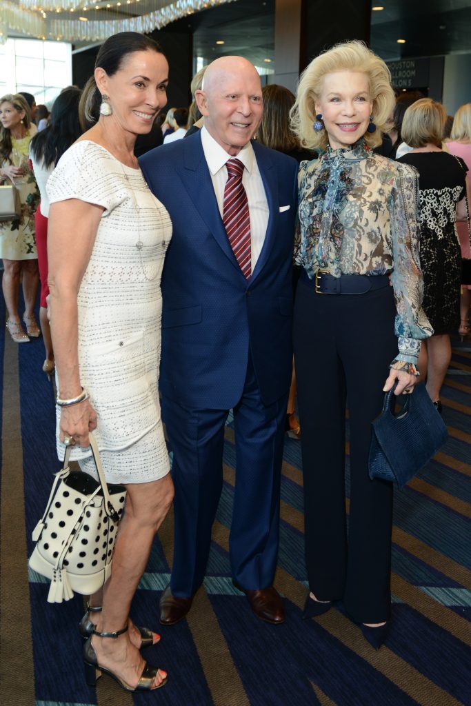 Sue & Lester Smith, Lynn Wyatt at the Houston Chronicle Best Dressed luncheon in 2017.