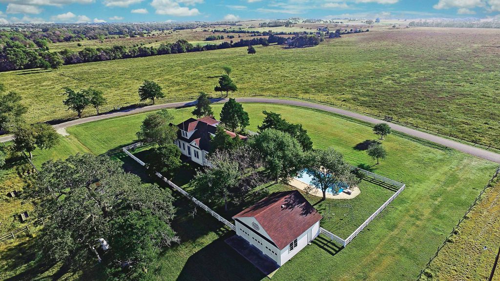 4200 Randle Hill Road in Brenham, Texas