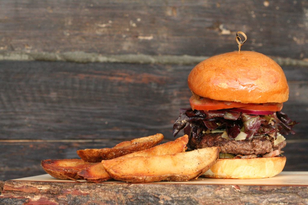 Bosccat brings casual dining to River Oaks.