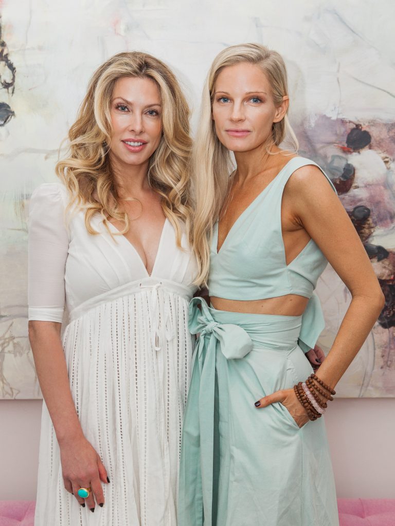 Dina Arnott, Raechel Temily