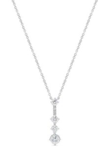 De Beers pendant