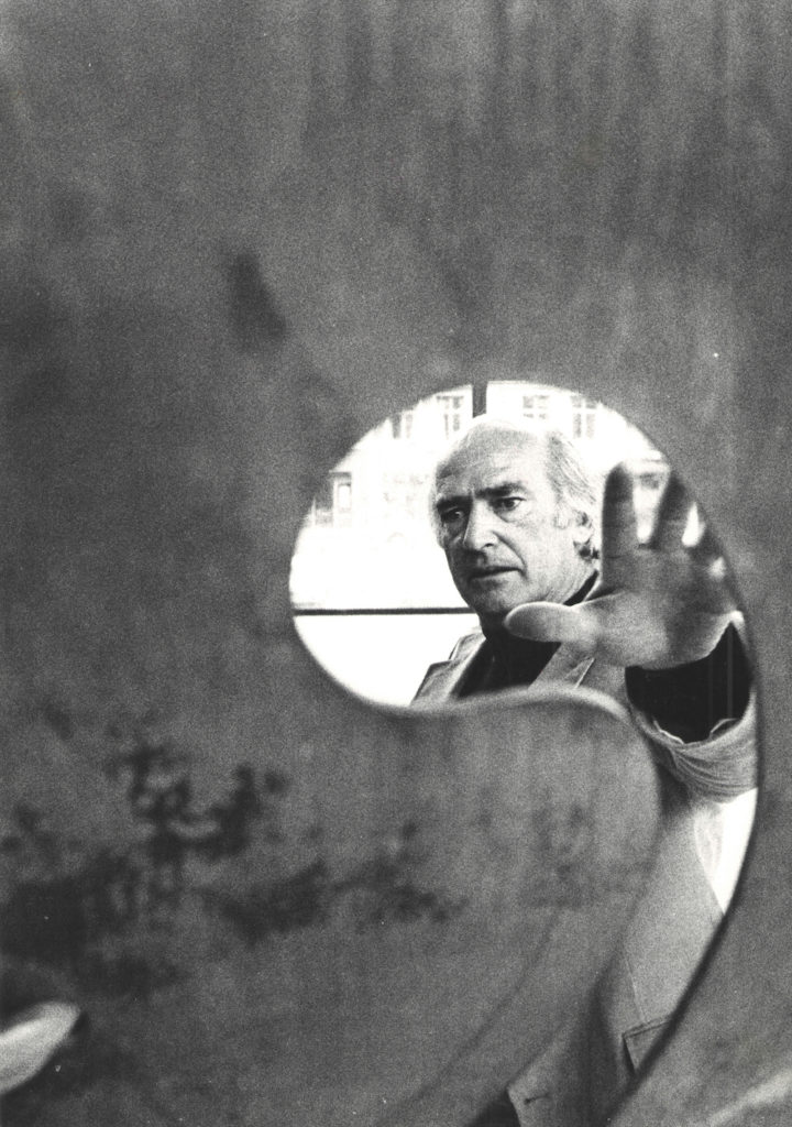 Harry Bertoia, circa 1970s (Courtesy Harry Bertoia Foundation)