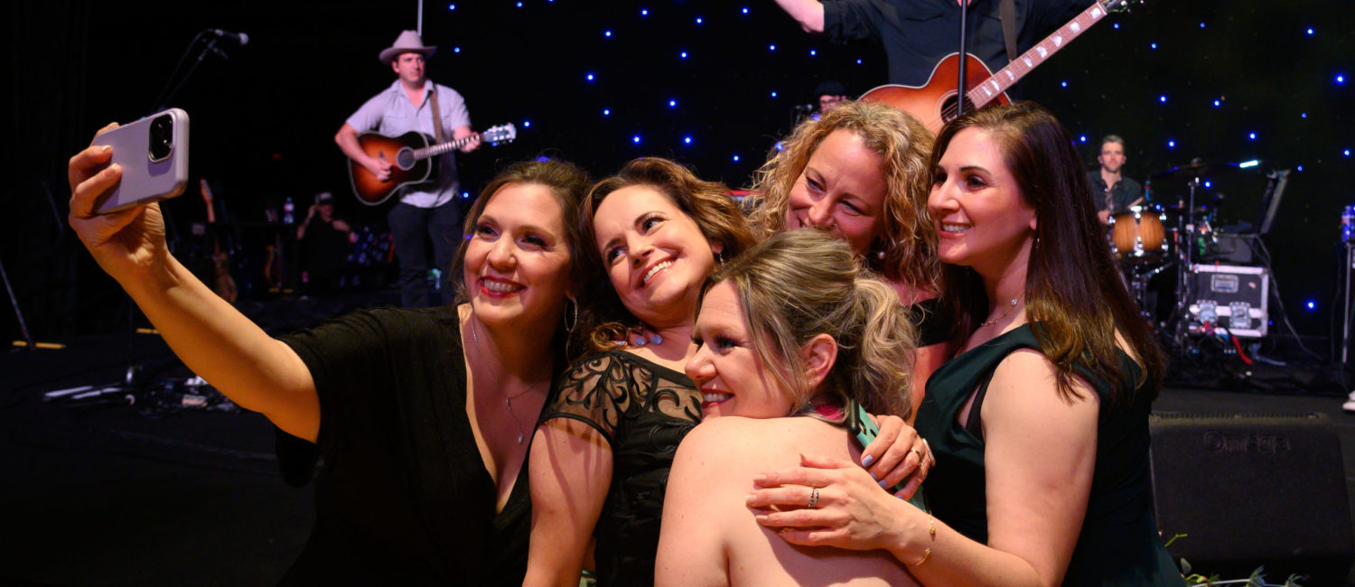 Glenn Beck Partygoers enjoy Pat Green performance (1)