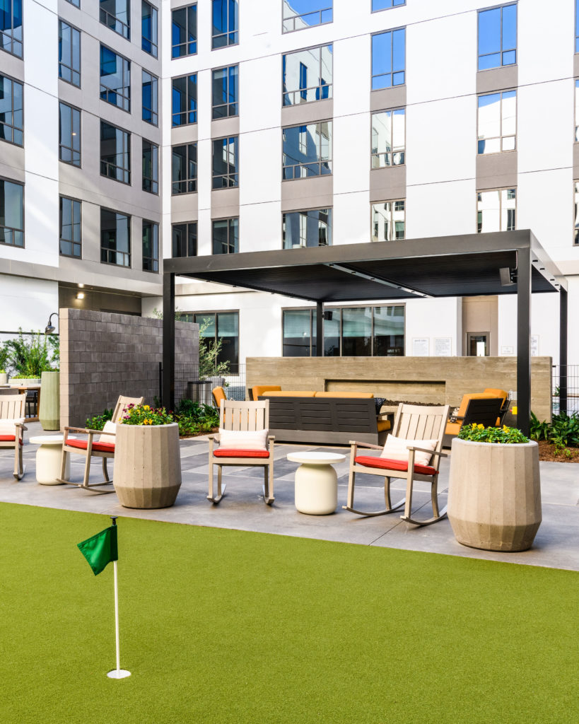 Watermark at Houston Heights has its own putting green — and plenty of other perks. (Photo by Heather Durham Photography)