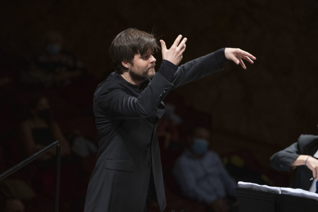 ew Houston Symphony music director Juraj Valčuha is shown here conducting the Orchestra del Teatro di San Carlo, Naples.