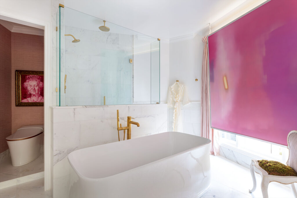 Bedroom & Bathroom: Rivers Spencer Interiors (Photo by Nickolas Sargent)