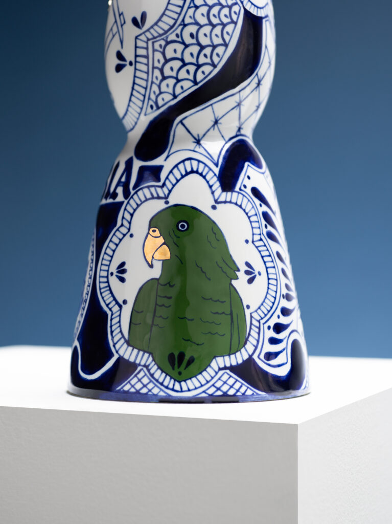 Color recreates animal motifs in vivid green and red, and accents other elements in 24-karat gold, creating a vibrant array of colors along with Clase Azul’s iconic cobalt blue.