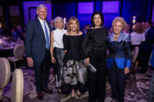 Mark & Julia DeWalsh, Debbie Sukin, Virginia Tomlinson & Emily Crosswell (Photo by Jenny Antill/Texas Children's Hospital)