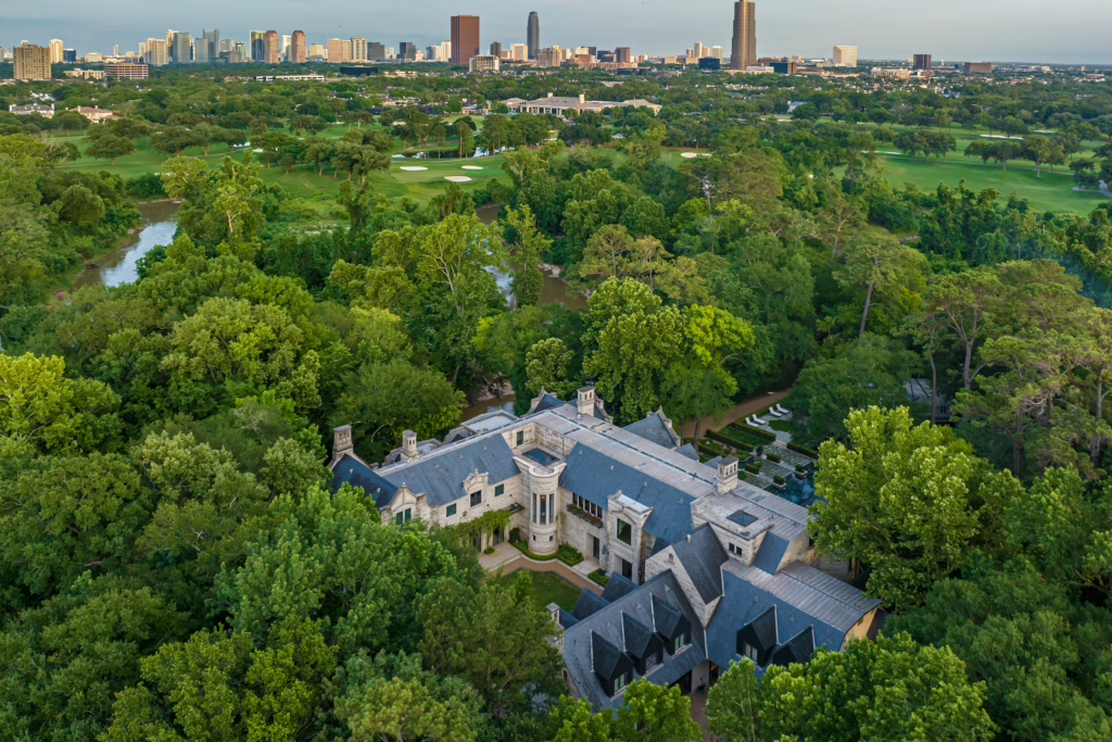 107 Timberwilde Lane (Photo by Berlyn Media for Martha Turner Sotheby’s International Realty)