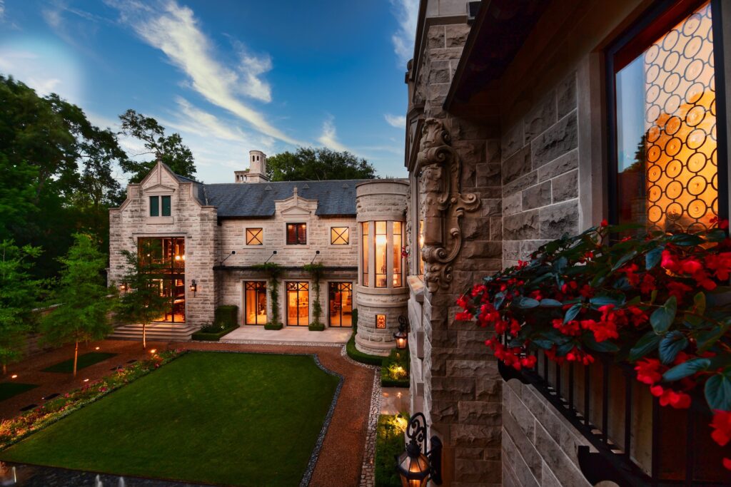 107 Timberwilde Lane (Photo by Berlyn Media for Martha Turner Sotheby’s International Realty)