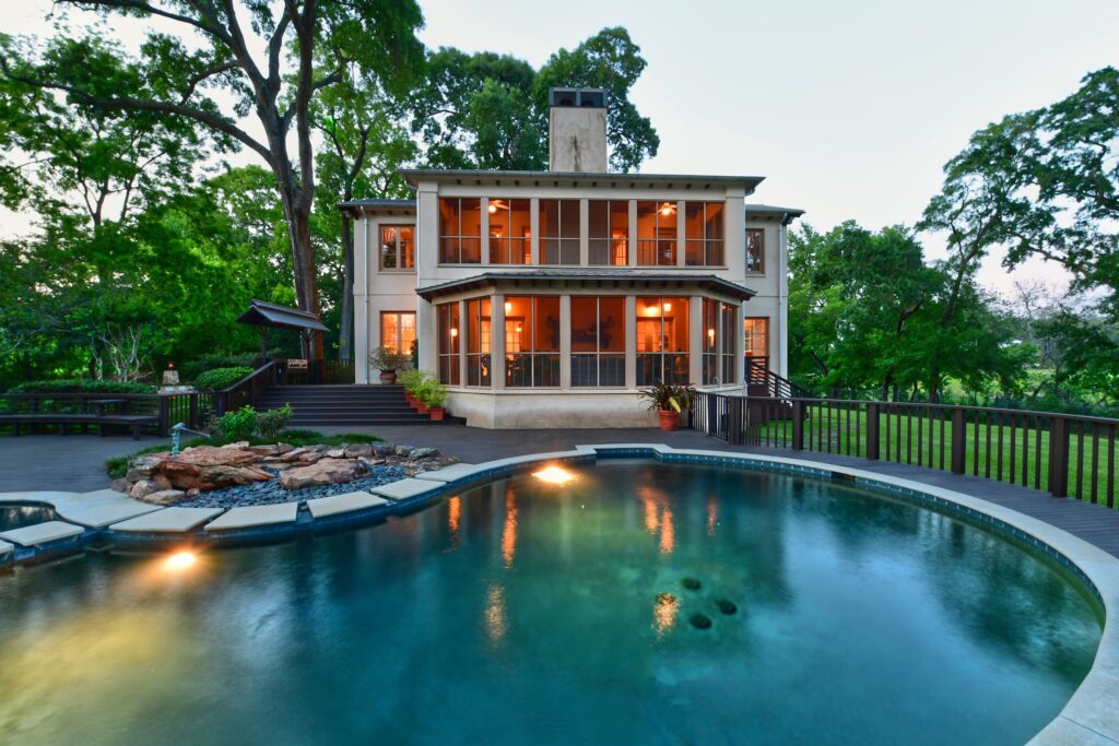 The guest house at 107 Timberwilde Lane (Photo by Berlyn Media for Martha Turner Sotheby’s International Realty)