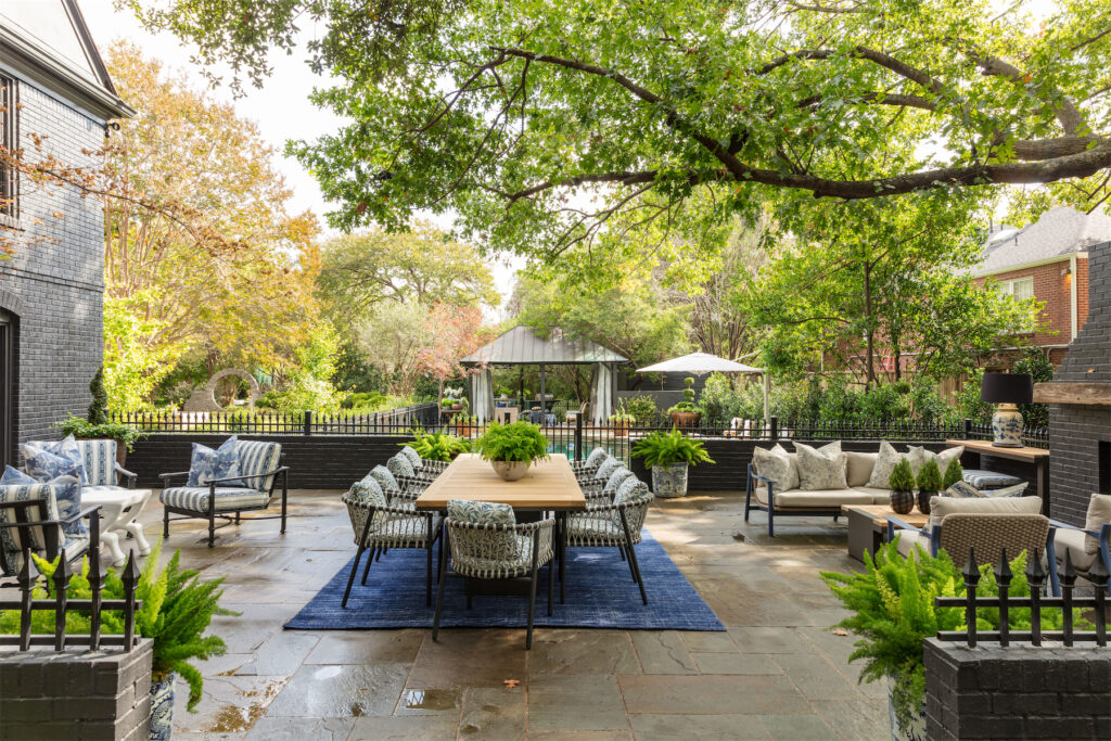 Todd Fiscus's Terrace & Pool Pavilion for the 2023 Kips Bay Decorator Show House Dallas. (Photo by Nickolas Sargent)
