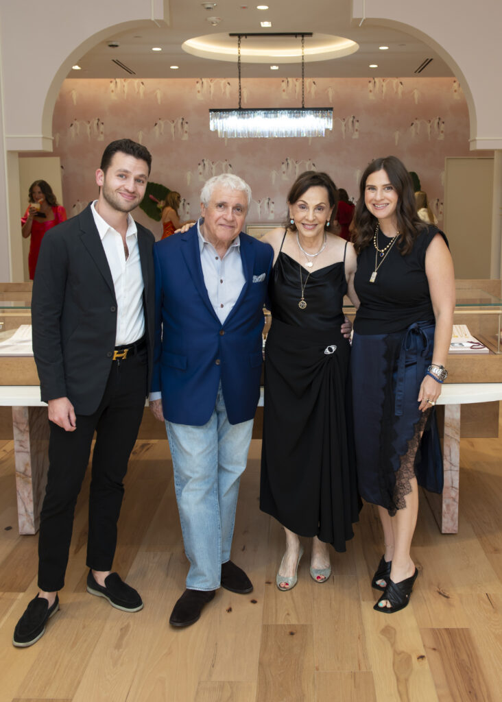 Jake Teichman, Charles Teichman, Joanne Teichman, and Alysa Teichman (Photo by Tamytha Cameron)