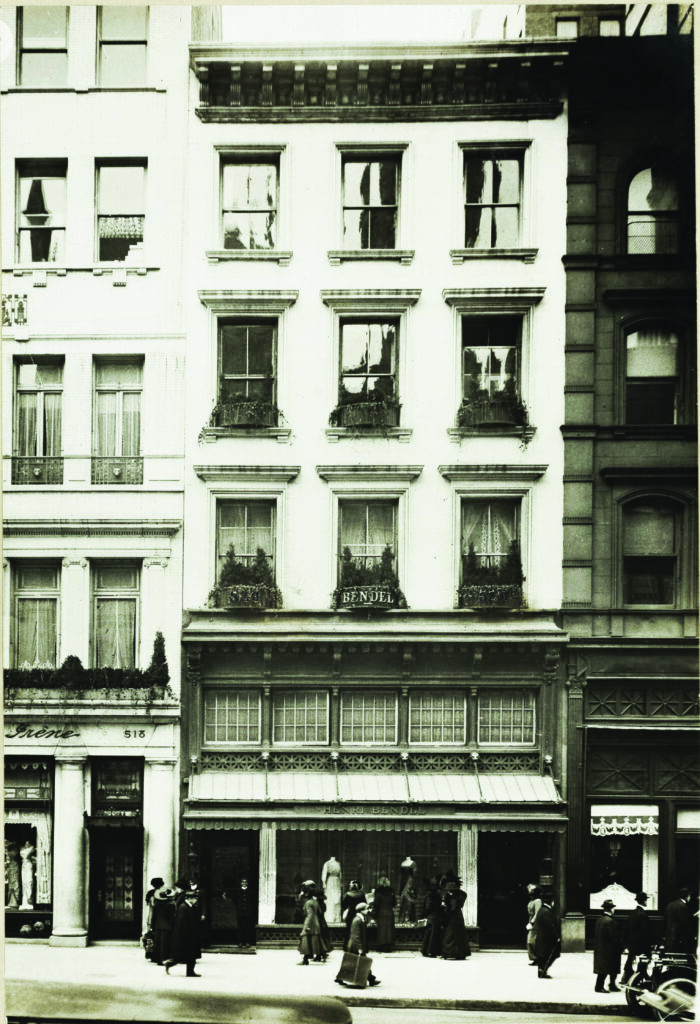 Bendel’s new location at 520 Fifth Avenue
Avenue near 43rd St. (New York Public Library)