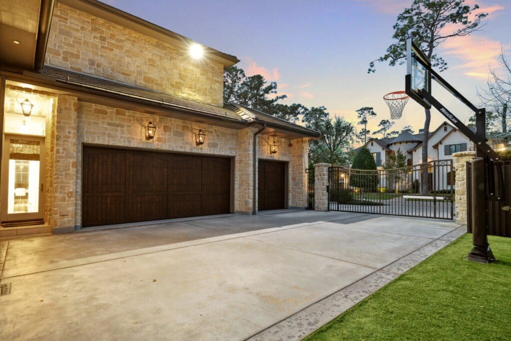 Multiple garages at 220 Merrie Way Lane (Photo by TK Images)