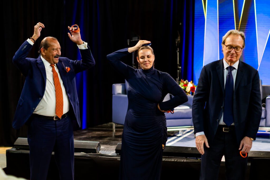 Michael Treviño, winner Vanessa Ames, Ron Franklin finalists in the Heads or Tails competition Houston Astro Hall of Fame honorees Billy Wagner, Jeff Bagwell, and Craig Biggio with Bun B on stage at the Houston Astros Foundation Wine Dinner on the field at Daikin Park. 