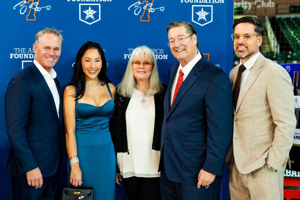 Craig Biggio, Nancy Almodovar, Marilyn & George DeMontroond, Jose Almodovar at the Houston Astros Foundation Hall of Fame Wine Dinner