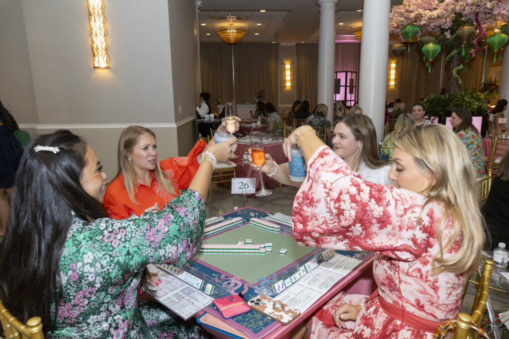 Southern Sparrow cheers to Mahj for Meals (Photo by Sharon Ellman, Ellman Photography)
