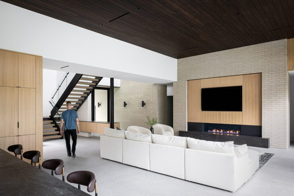 The tour offers a rare chance to step inside two residences by studioMET Architects, one of the city’s most respected modern design-build firms. 