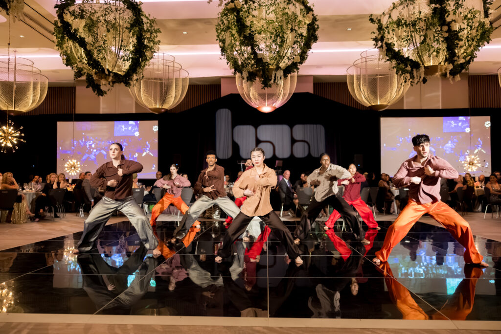 Houston Contemporary Dance Company wows at Houston Arts Alliance 2025 Gala: Luminescence (Photo by Hung Truong)