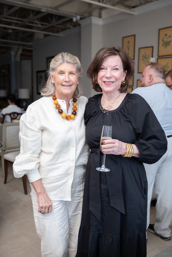 Denise Schneider, Sur Stewart