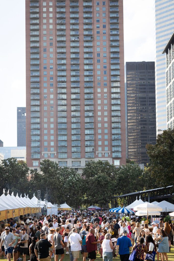 For the last three years the Southern Smoke Festival has grown to encompass the lawns at Discovery Green downtown. Kudos goes to the sponsors and partners that made SSF25 possible including: Sysco, Lexus, The Four Seasons Hotel Houston, YETI, Skadden, Stella Artois, Athletic Brewing Co., nutri, Acqua Panna, and San Pellegrino. Other sponsors include Tilit, Alaska Seafood, Blue Plate, Campari, Central Market, Culinary Agents, Elijah Craig, Favor, Foxglove Communications, French Truck Coffee, Graza, H-E-B, Houston First, LD Systems, LMNT, Louie Louie, Oyster Bros, Pappas Bros. Steakhouse, Phoenicia Specialty Foods, Resy, Swift & Co, Sysco Nourishing Neighbors, Thaan Charcoal, Tito’s Handmade Vodka, Tripleseat, Underberg, and Verterra. Hugh Galdones Photography