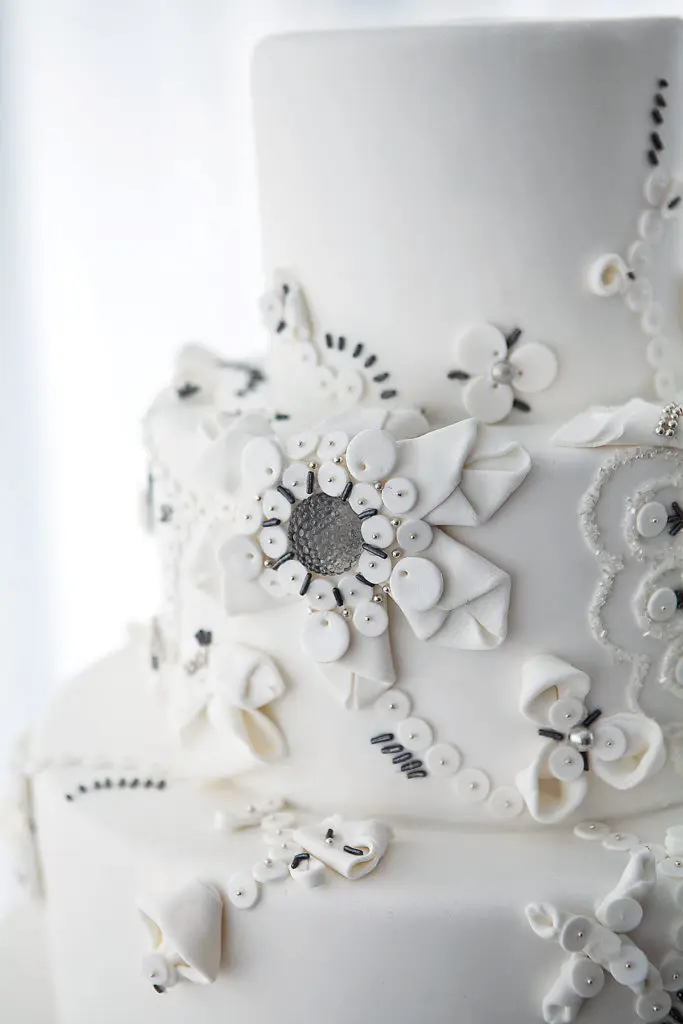 The Bridal Blue Book:* Wedding Cakes