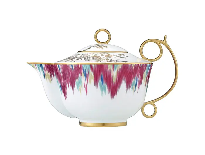 Tea pot