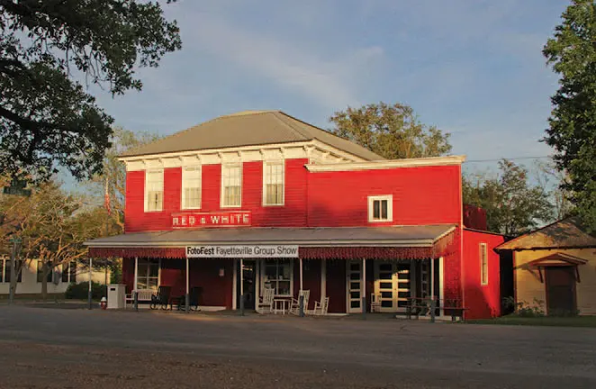 The Red and White Inn and Blackbird Lodging Farm