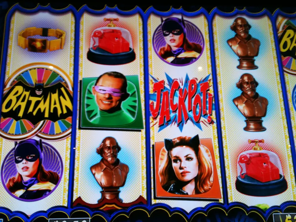 The slots lured me into the casino; while my friends were immersed in blackjack, I succumbed to the Pop pleasures of this Batman slot.