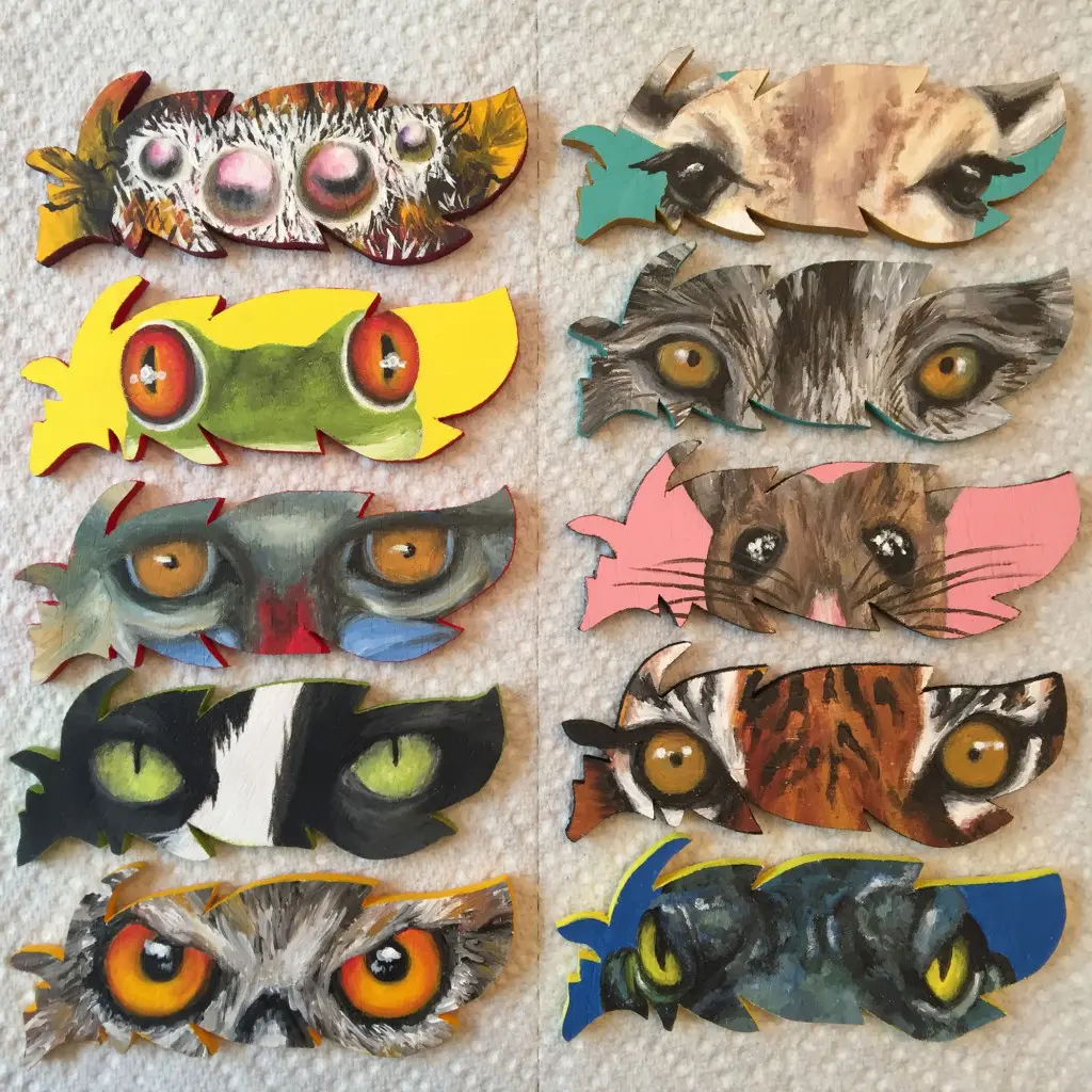 Megan Lentz (@fafeatheratl) hid these intriguing eyes for Atlanta’s Free Art Friday. Lentz crafted each piece of wood, painting over each creation to produce a unique work of art evoking animals.