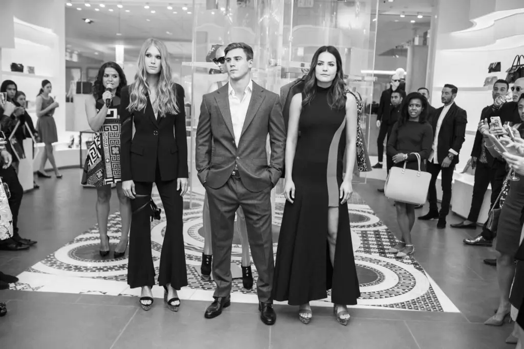 Preview of the Fall/Winter 2015 Collection at Versace, 09.22.2015