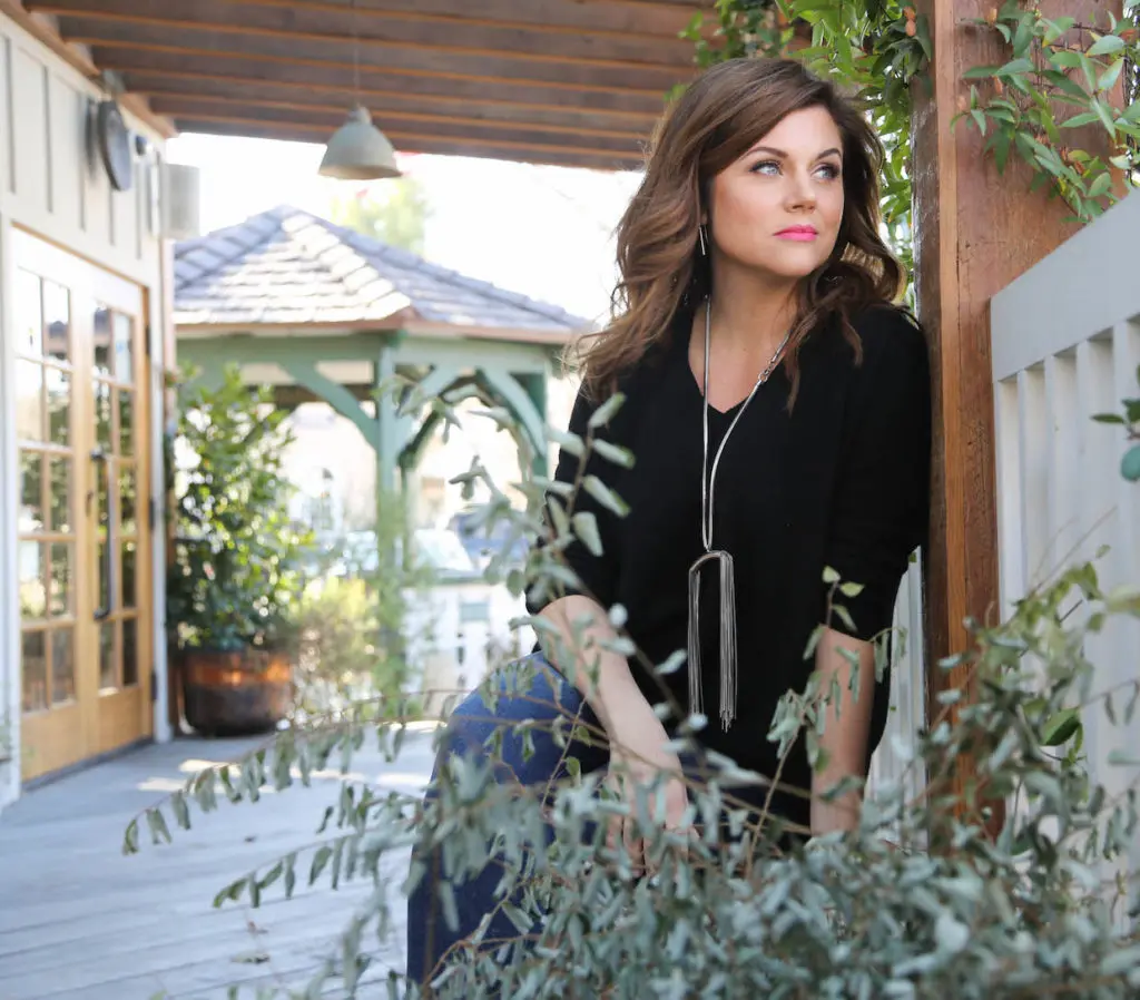 J.J. Watt’s New Girl: Tiffani Thiessen Falls Hard, Makes This Celebrity Romance a Hot Flirt
