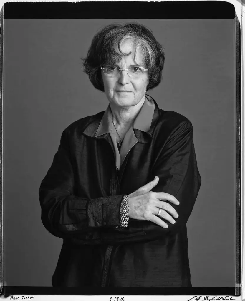 Timothy Greenfield-Sanders’ Anne Tucker, 2006. Collection MFAH.