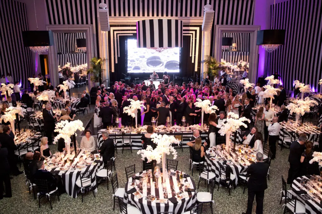 Richard Flowers and The Events Company creates a Black & White decor for the Museum of Fine Arts, Houston 2015 Grand Gala Ball (Photo by Jenny Antill)