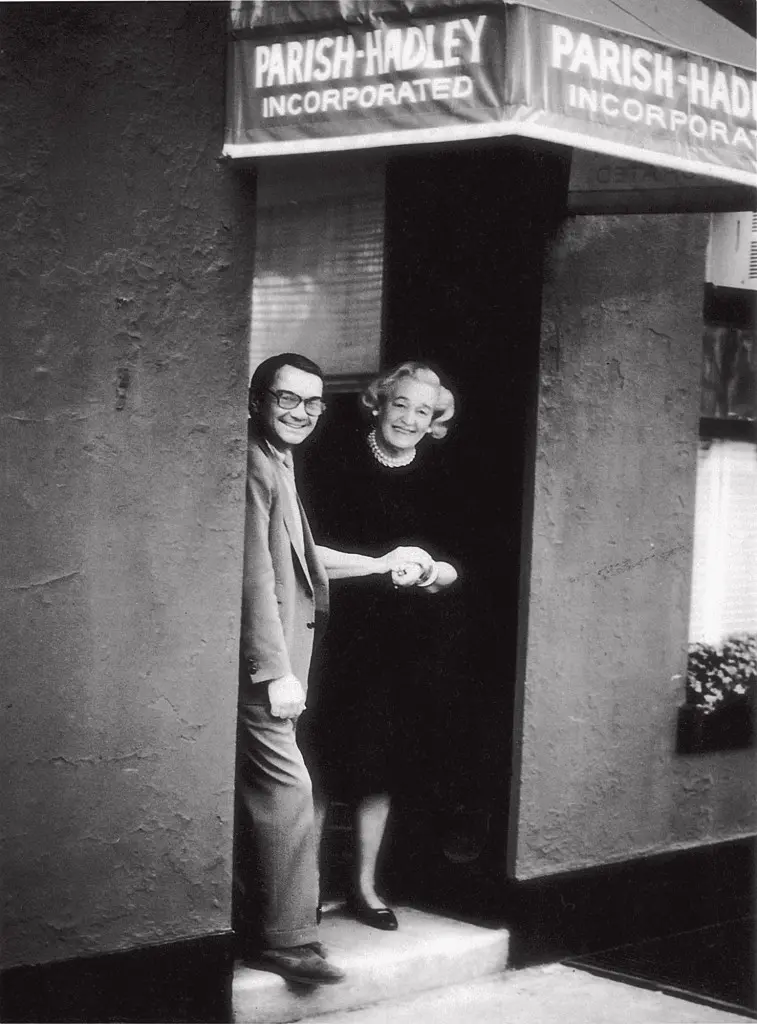Sister Parish and Albert Hadley at their firm’s New York office on 63rd Street, circa 1989. (Christian Reinhardt, Courtesy HG. © The Condé Nast Publications, Inc.)
