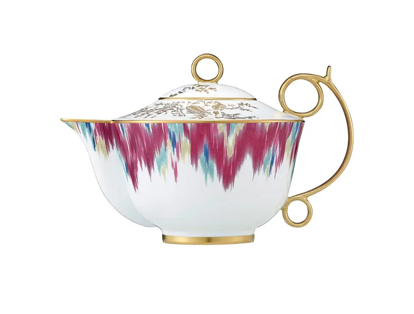 Voyage en lkat tea pot, $1,520