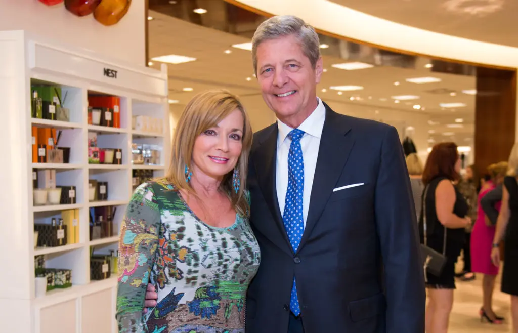 The Key to a Fabulous Fête: Handbag Designer Appearance, High-End Shopping for Charity and Cocktails