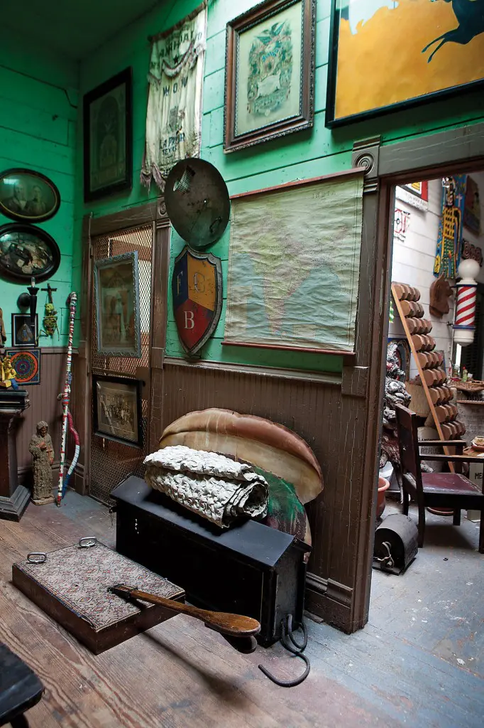 Hall with map of India (inherited from the master of the house’s grandparents) and a
turn-of-the-century oddity, a Demoulin Bros. spanking machine ready to surprise the next taker.