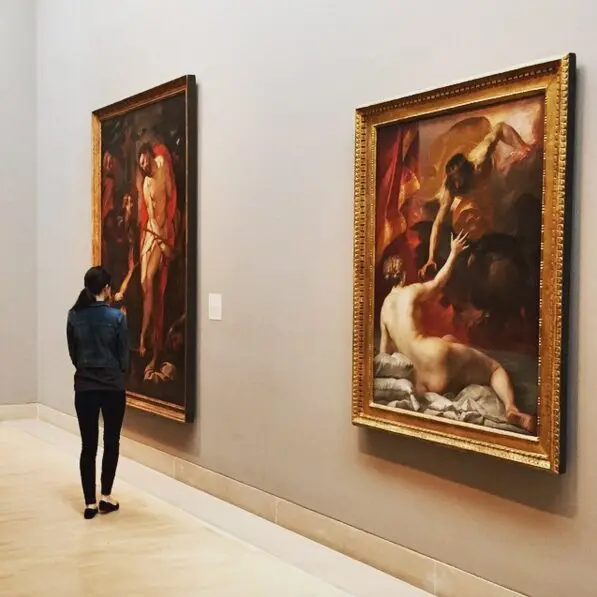 Art enthusiasts are able to have a more private experience during #DMANights. (Photo by @lizbola)