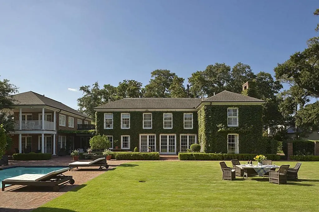 An estate: plenty of green space in rarified River Oaks.