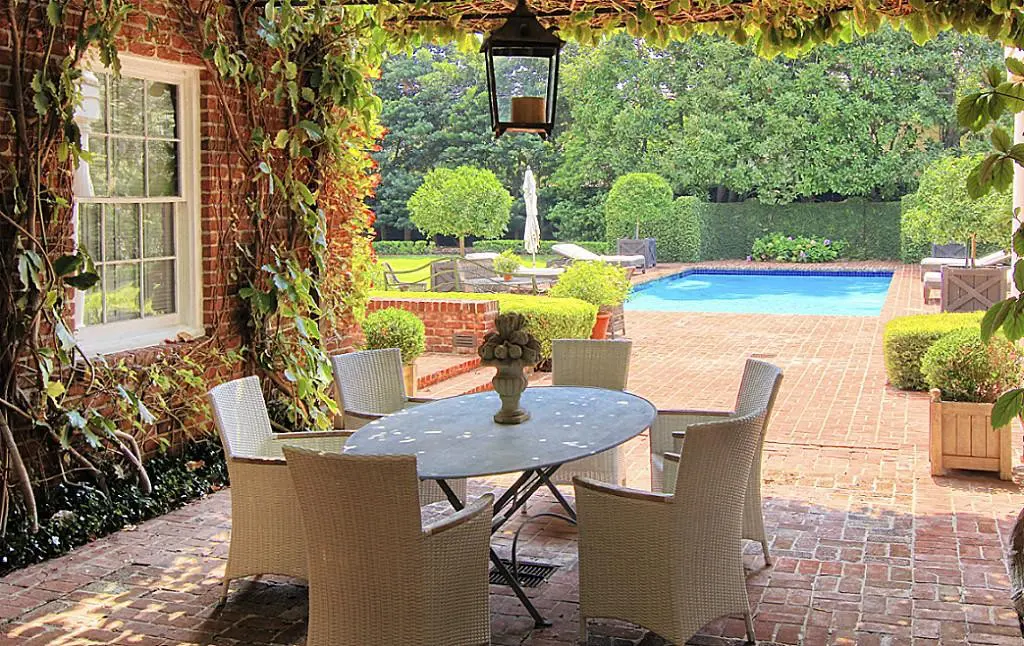 The property offers an outdoor oasis within the River Oaks ZIP code everyone wants.