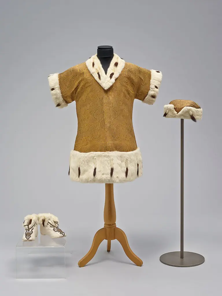 Hungarian coronation attire of Crown Prince Otto, Galitzine’s great-uncle, 1916. Collection Kunsthistorisches Museum, Vienna.