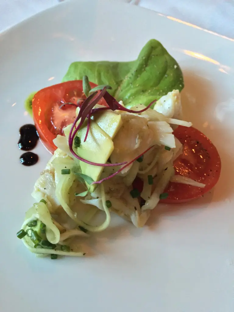 A small starter of crab and avocado