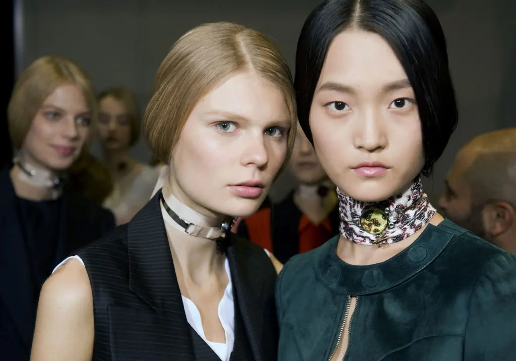 The Tightest Summer Accessory: A ’90s Throwback Makes All the It-Girls Swoon